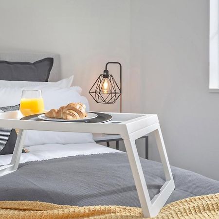 Luxury Serviced Apartments Stevenage, Hertfordshire Екстериор снимка
