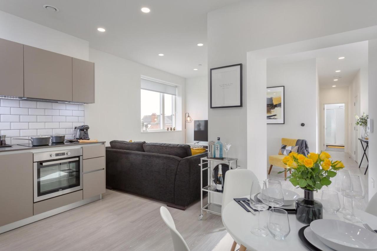 Luxury Serviced Apartments Stevenage, Hertfordshire Екстериор снимка