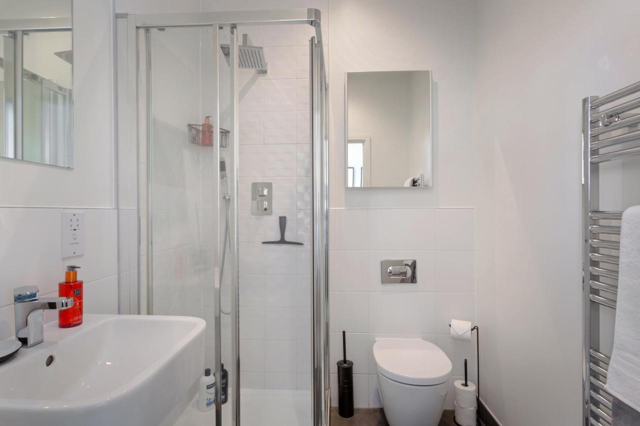 Luxury Serviced Apartments Stevenage, Hertfordshire Екстериор снимка