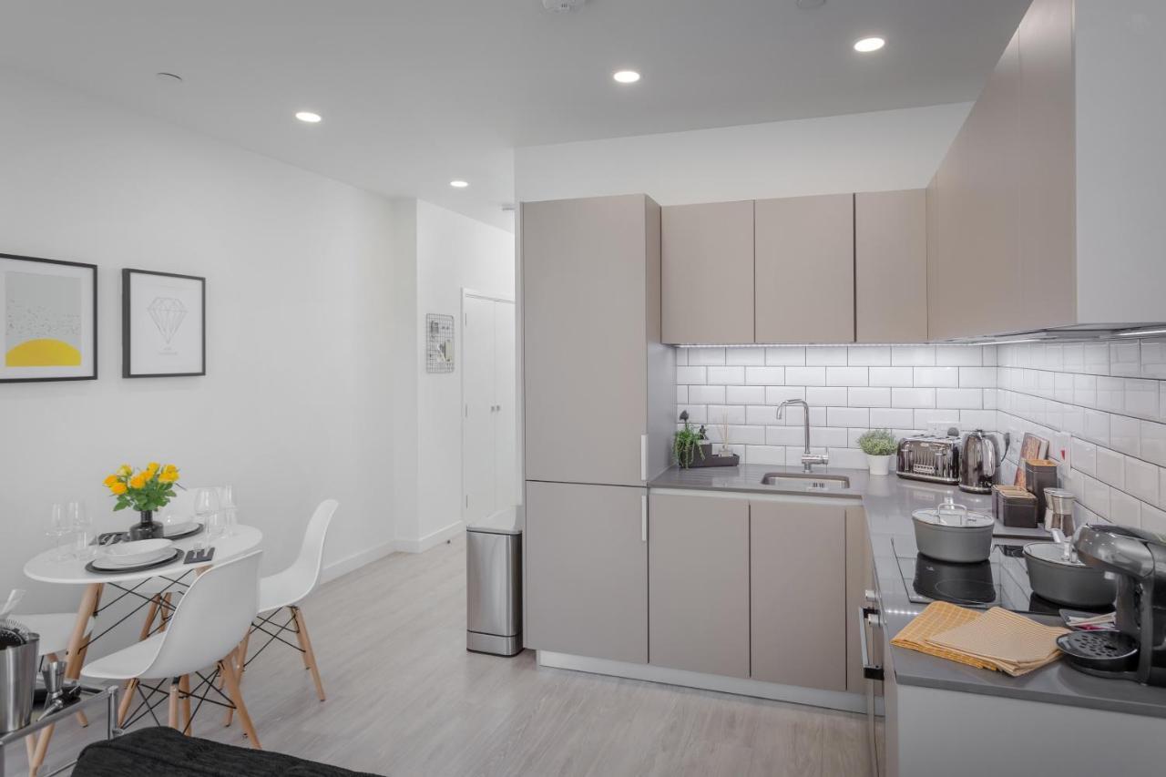 Luxury Serviced Apartments Stevenage, Hertfordshire Екстериор снимка