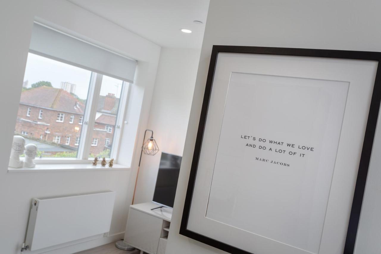 Luxury Serviced Apartments Stevenage, Hertfordshire Екстериор снимка