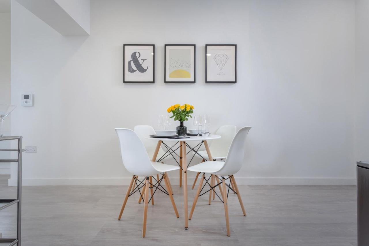Luxury Serviced Apartments Stevenage, Hertfordshire Екстериор снимка