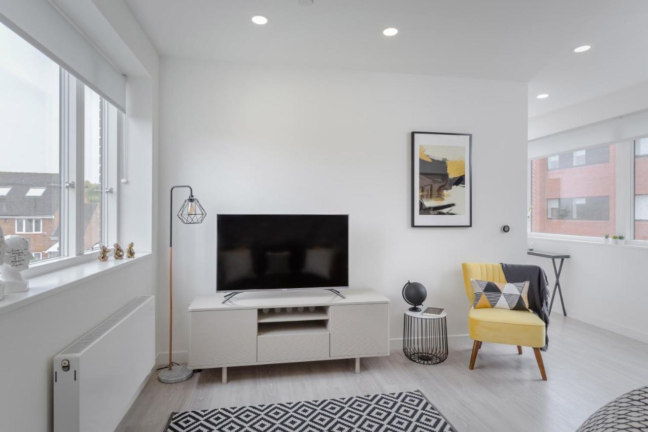 Luxury Serviced Apartments Stevenage, Hertfordshire Екстериор снимка