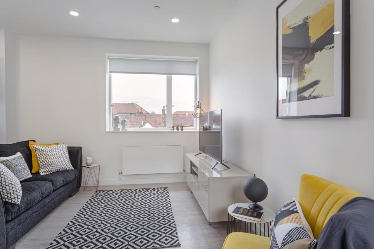 Luxury Serviced Apartments Stevenage, Hertfordshire Екстериор снимка