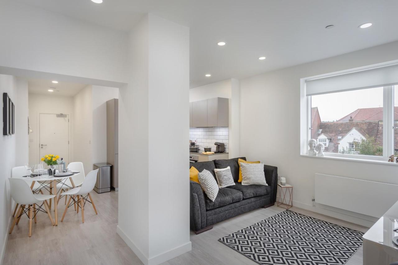 Luxury Serviced Apartments Stevenage, Hertfordshire Екстериор снимка