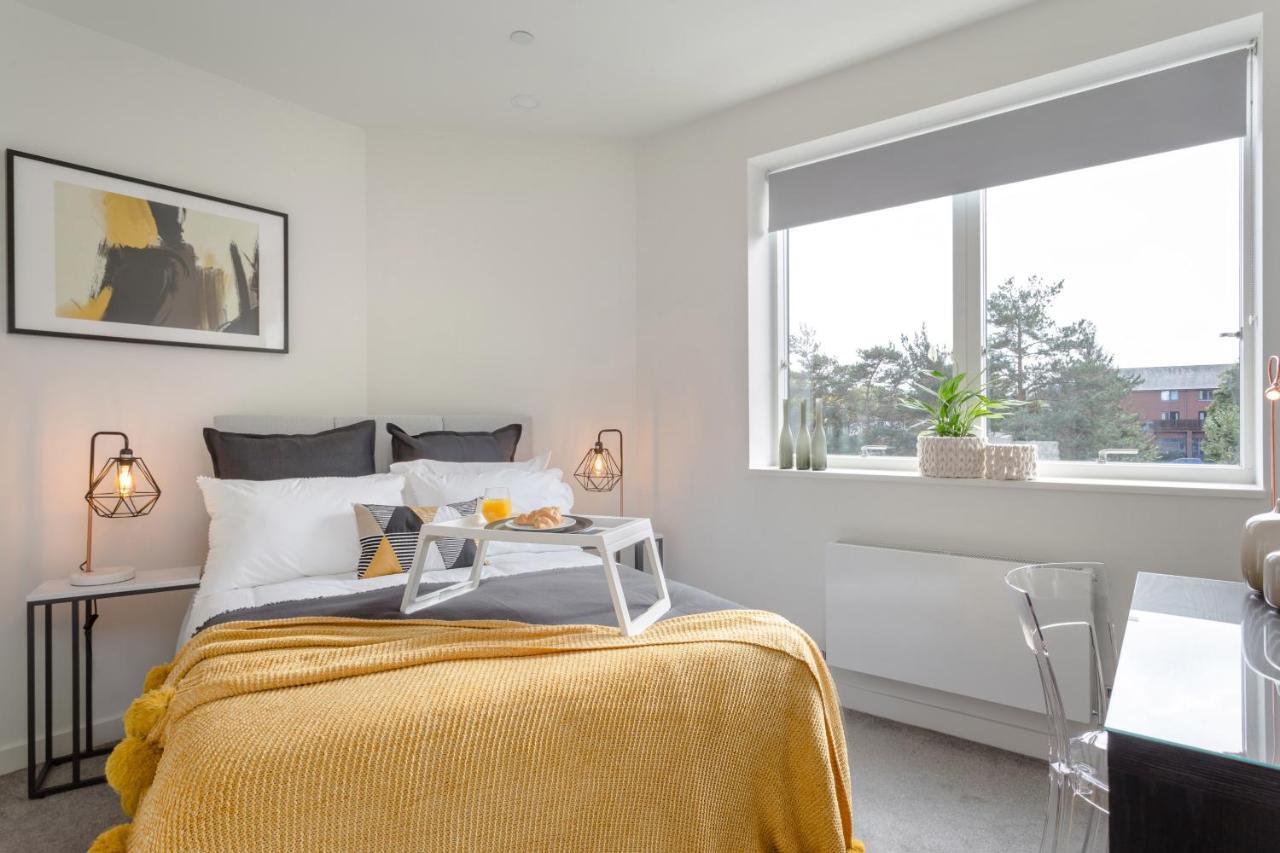 Luxury Serviced Apartments Stevenage, Hertfordshire Екстериор снимка